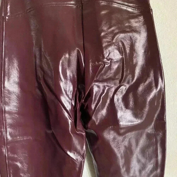 Spanx Faux Patent Leather Sleek Smoothing Contour Waist Leggings Slimming Ruby M - Picture 12 of 13